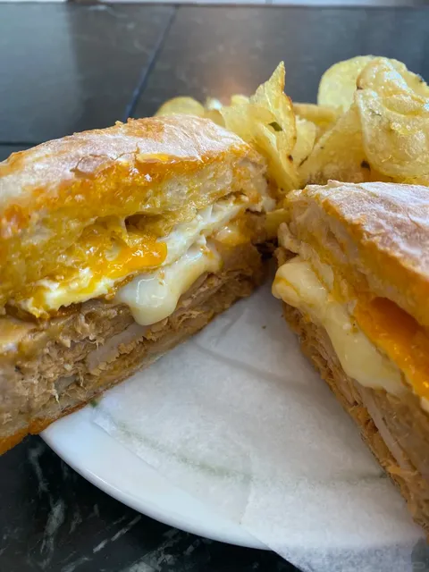 Portugal | Porto’s Hidden Gem Pork Chop Bun Restaurant 