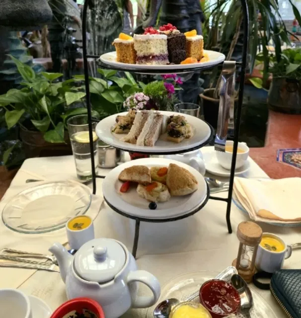 Exquisite Afternoon Tea with Central Asian Ambiance