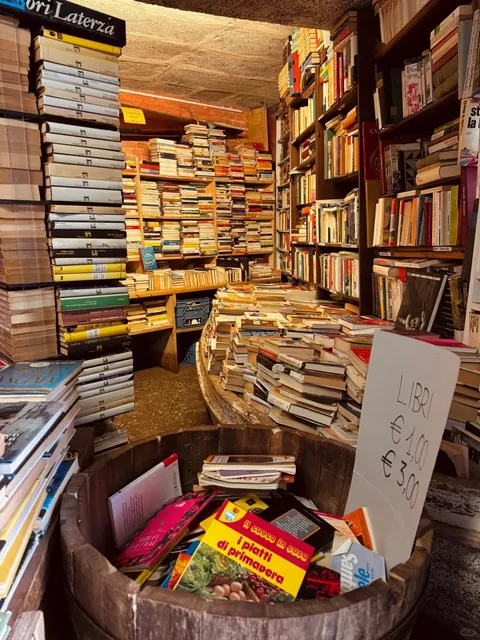 Venice on a sunny day is so beautiful it leaves you speechless 😍