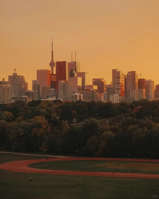 Golden Toronto – Have You Seen It? 🌅✨