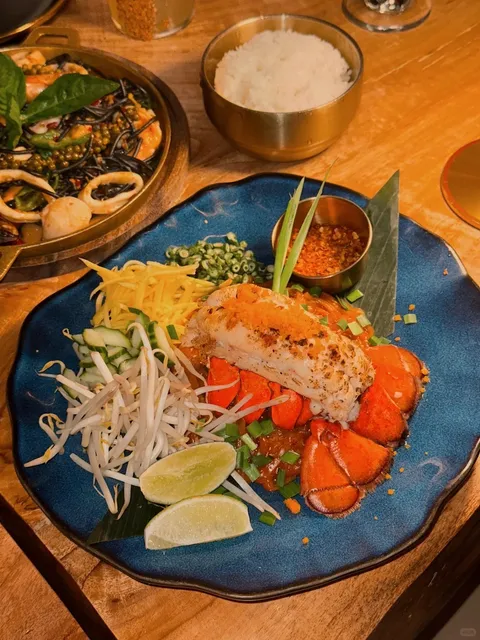 Lobster Pad Thai 🦞 That’s Incredibly Fragrant | SaiTong