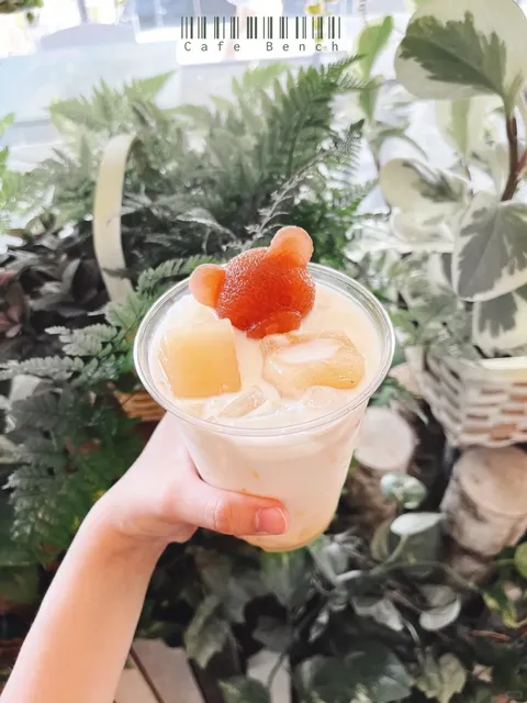 Cafe Bench | Crêpe Flushing: A Sweet Escape