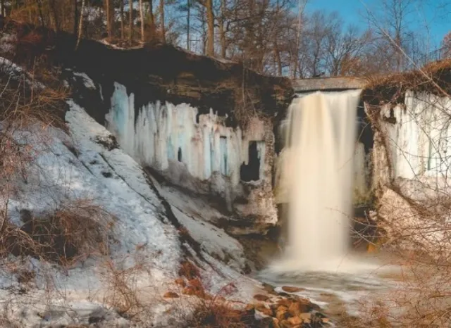 🌊 Minnehaha Park | An Urban Oasis with a Majestic Waterfall