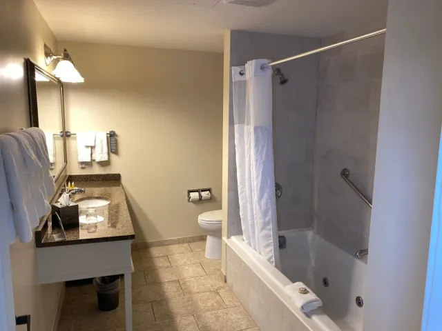 An Excellent Place to Stay in Charleston! 🏨🌆