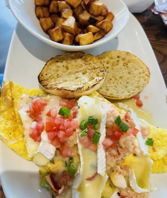 Another Broken Egg Cafe: American Brunch Chain