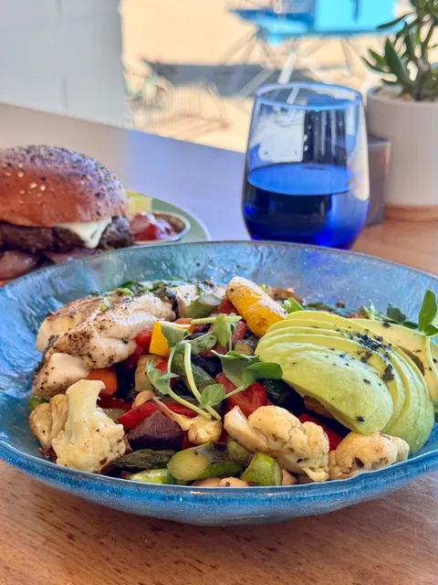 Bay Area’s Super Beautiful and Chill Seaside Restaurant 🌊