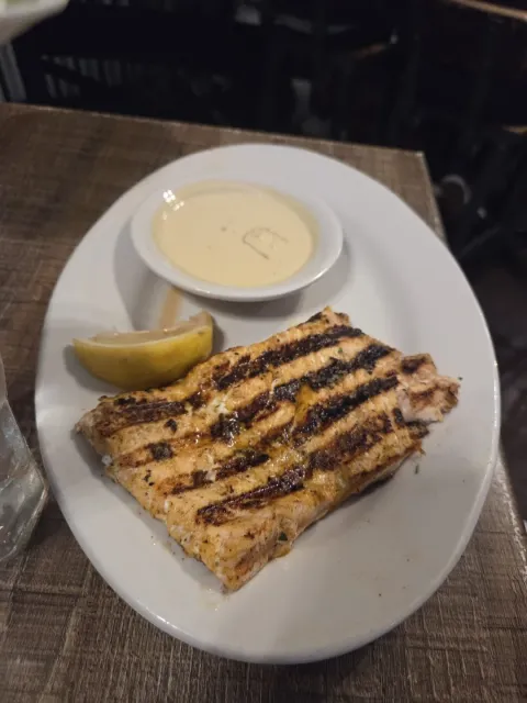 Relaxing & Beautiful Boat Views with Delicious Seafood in Miami