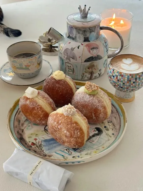 Seattle’s Irresistible Donuts--Flourbox