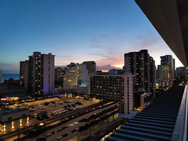 A Great Place for a Staycation! 🏡🌴