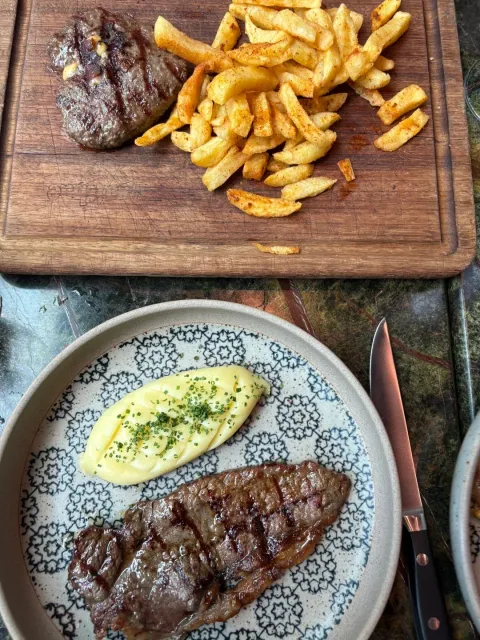 A Perfect Day with Friends! 🌟👭🍽️