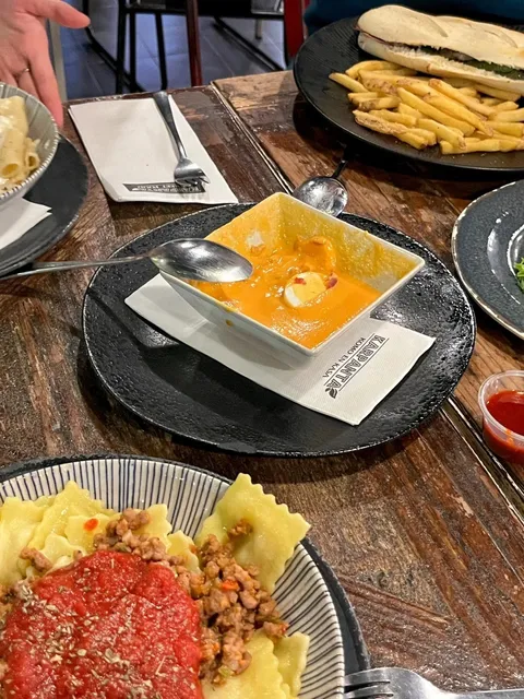 🇪🇸 Hidden Gem in Seville｜€10 Feast Alert!