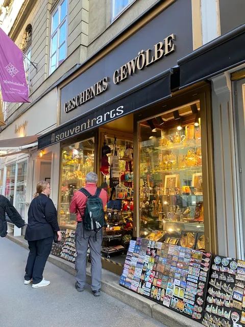 🇦🇹 Recommended Souvenirs to Buy in Vienna 🎻