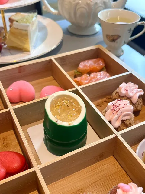 High-End Dessert Shop 🌟