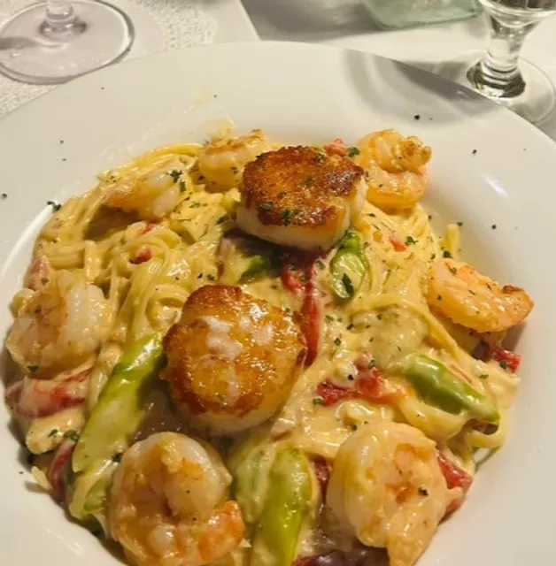 The Tobacco Company Restaurant 🏛️🍷