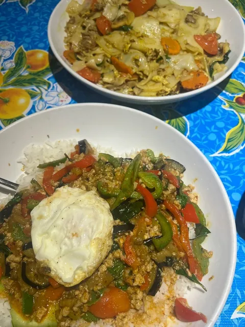 Bend | Two Popular Thai Restaurants + Gelato 🍛🍧