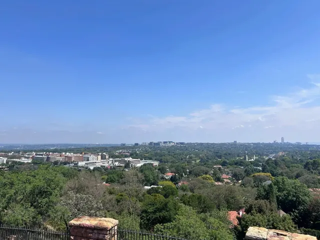 🇿🇦 Johannesburg Red Bus Tour: The Safest Way to Explore! 🚌✨