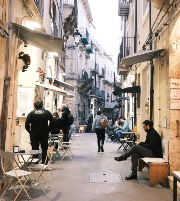 Syracuse | 🎬 The Timeless Charm of "Malèna"