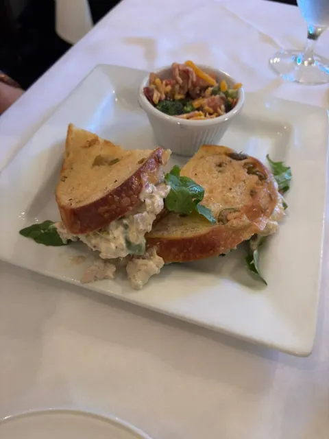 A Must-Visit Restaurant! 🍽️🌟