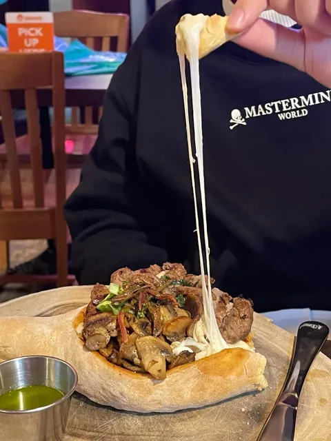 cheeseboat @hells kitchen