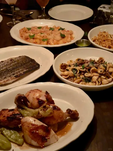 Gilt Bar | Chicago’s Vintage-Style Date Spot 🕰️