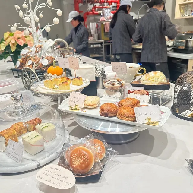 Exploring New York: A Visit to Miomio 🍰