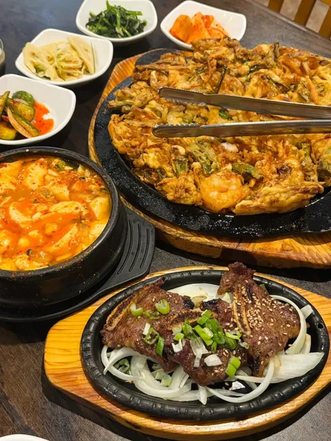 The Best Seafood Pancake in Atlanta | Yet Tuh