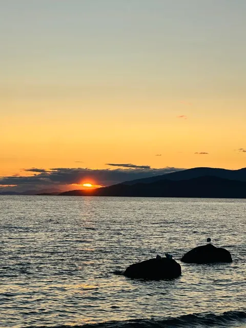 Wreck Beach | Catching Vancouver's 9PM Sunset Magic 🌄  