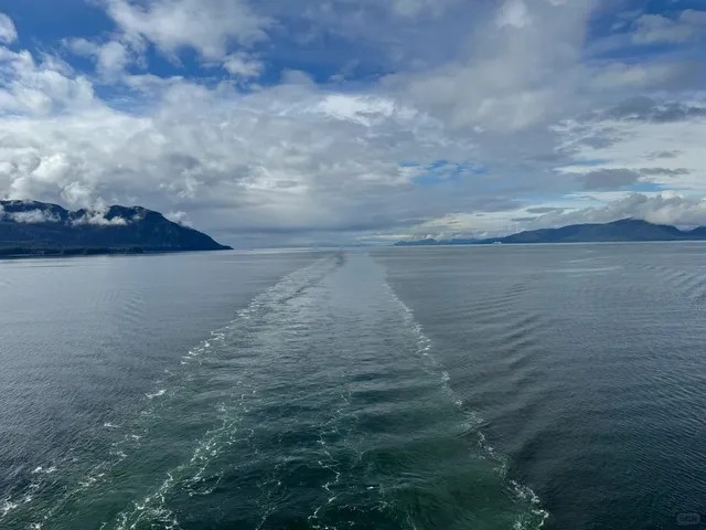Holland America Koningsdam in Alaska: Juneau Stop 🌞🏔️