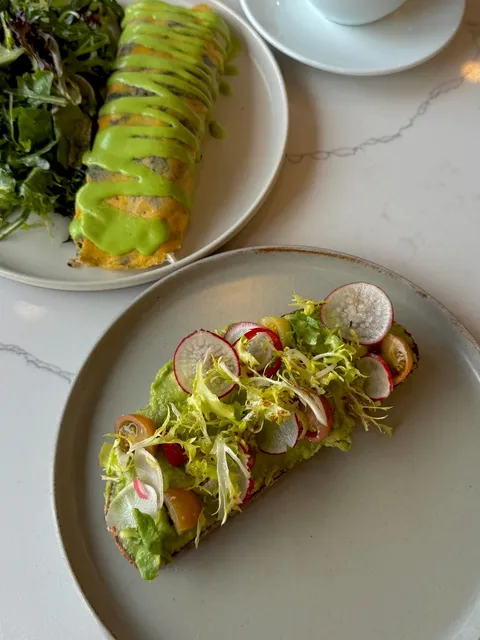 Hidden Gem in Silverlake | A Lovely Café & Eatery 🌳☕