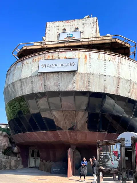 🇿🇦 Durban Dining Adventure – Cargo Hold Restaurant 🦈✨