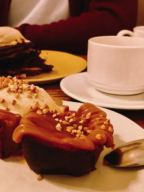 🐈‍⬛ Best Mediterranean Cuisine  🇫🇷 with Mind-Blowing Desserts 🤯