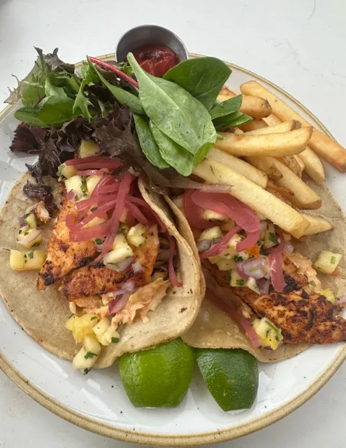 Comfortable & Organic Dining: Farmer & The Seahorse🦞