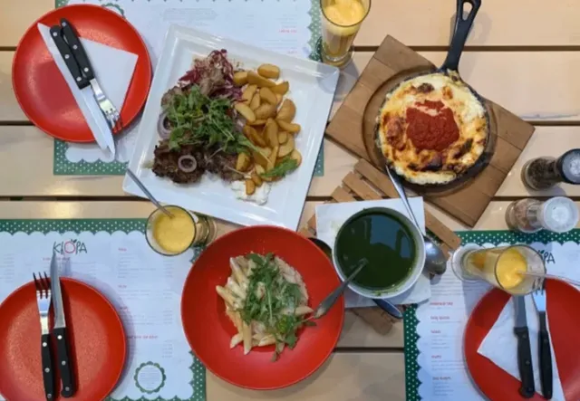 🎪 Klopa: Sarajevo’s Colorful Flavor Bomb!