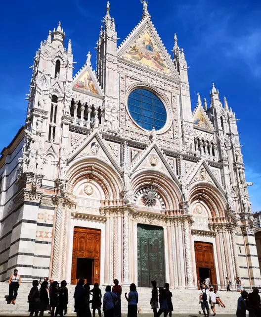 Siena, Italy | One-Day Itinerary + Must-Eat Delicacies