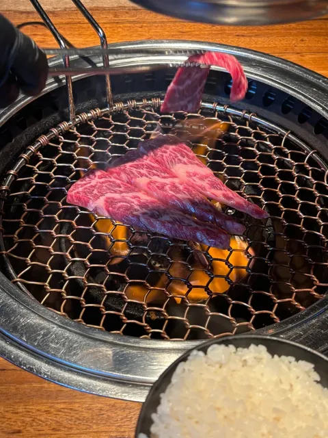 Gangnam BBQ: A Flavor Explosion 🔥🍗