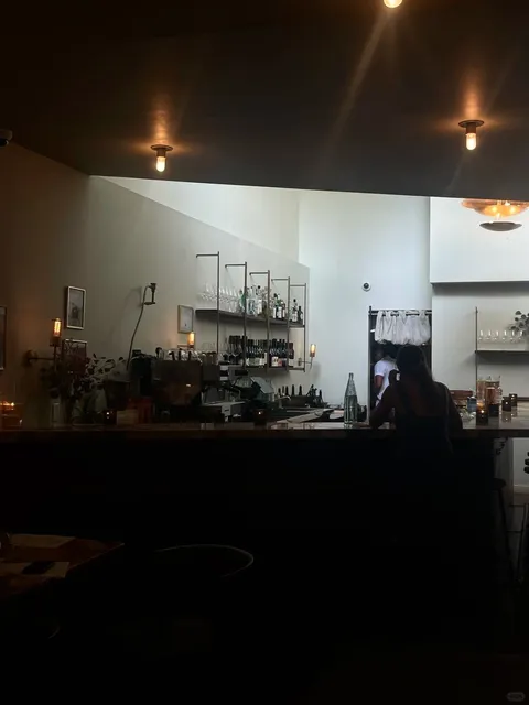 New York | Greenpoint's Hidden Fusion Gem: Cecily 🐟