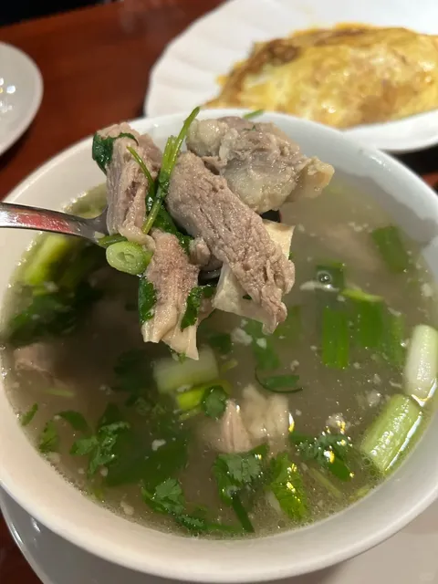 In FW, This Laotian 🇱🇦 Spot’s Crispy Quail Is a Must-Try