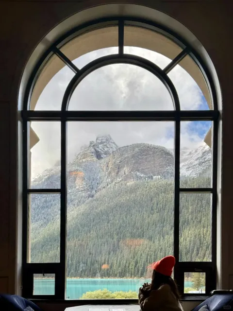 Moments Healed by the Snowy Mountains 