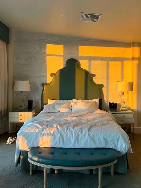 Los Angeles Hilton at 50% OFF!! Unbeatable Location! 