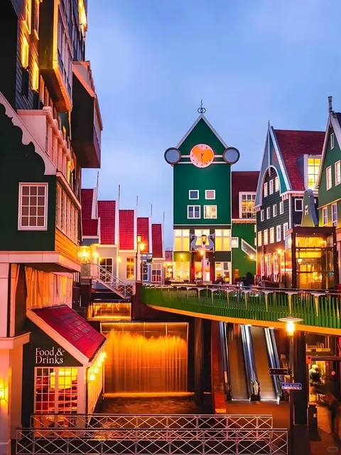 Escape the City & Discover Zaandam, the LEGO Town of the Netherlands! 