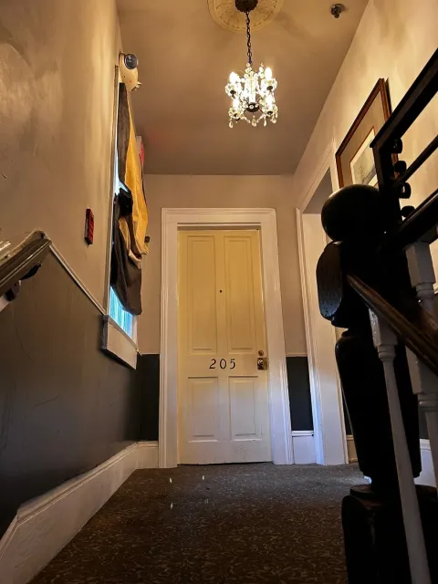 A Ghost Named Walter 👻🛏️