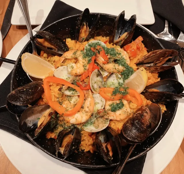 MTL | Must-Try Seafood Paella Near Old Port – Pyrénées Review