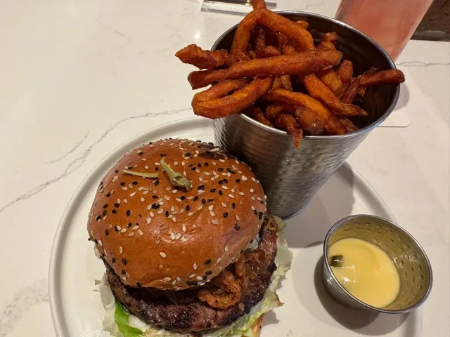 🍔 Burgers for Days – A Gordon Ramsey Experience! 🌟