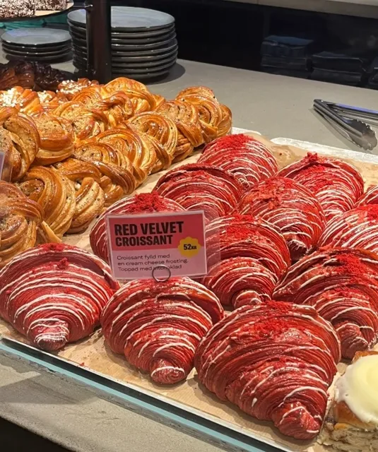 Sweden | Come Taste the Red-Velvet Mini Cakes!