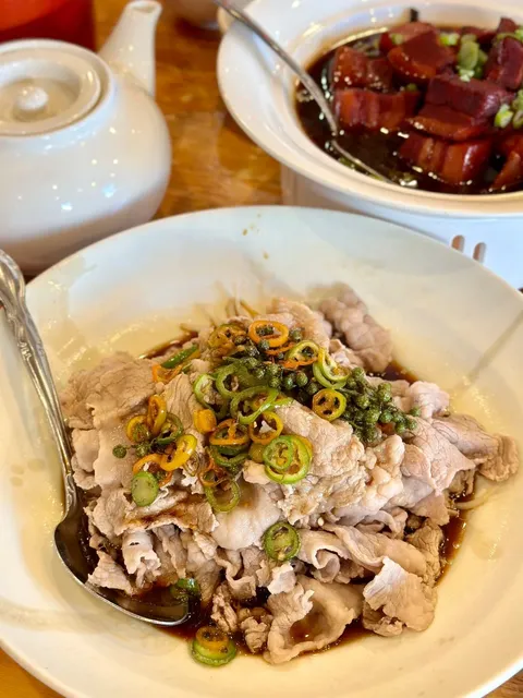 Ji Rong – Perfect for Family Gatherings & Celebrations 🥢❤️