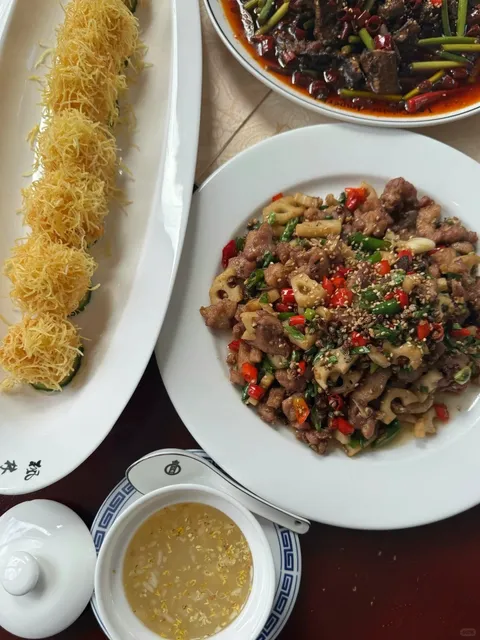 🇨🇦 Montreal Gem | Authentic Chinese Cuisine That SLAPS! 🌶️🐰