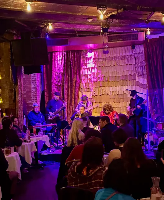 I found an underground Livehouse in Boston!!