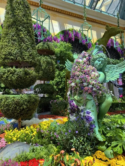 What to Do in Vegas Besides Gambling? Here’s Your Ultimate Playlist! 