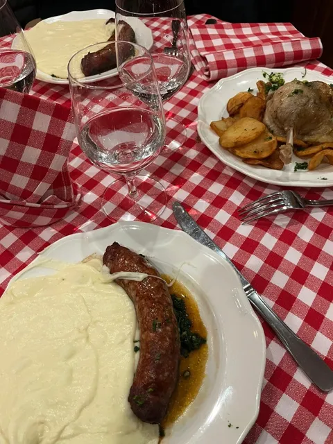 A Hidden Gem for Affordable and Authentic French Cuisine in Paris