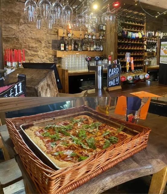 🇬🇧 Exploring Exeter | Step Into the Real-Life "Leaky Cauldron"